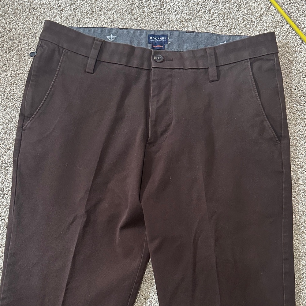 Dockers Men's Dark Brown Chinos